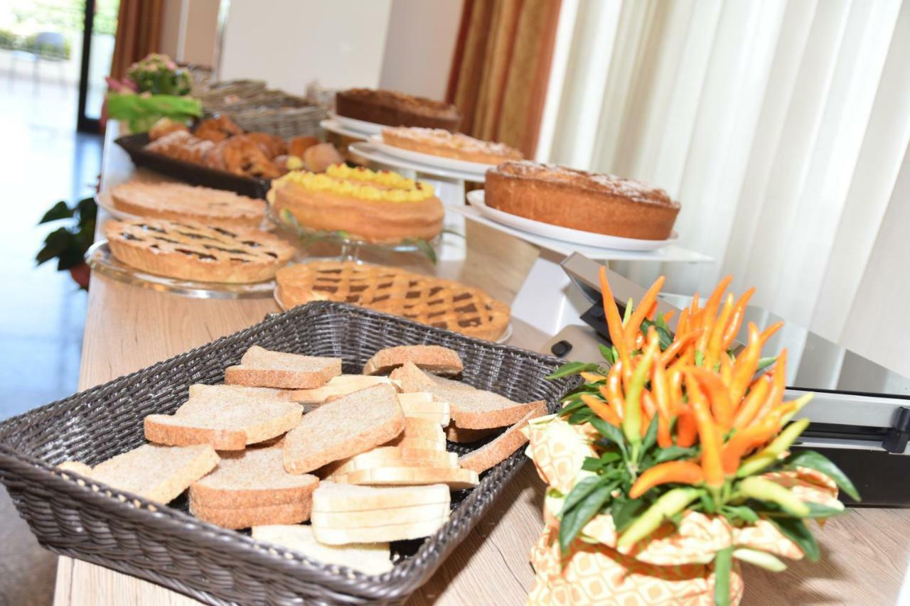 Hotel Excelsior Montesilvano Ngoại thất bức ảnh