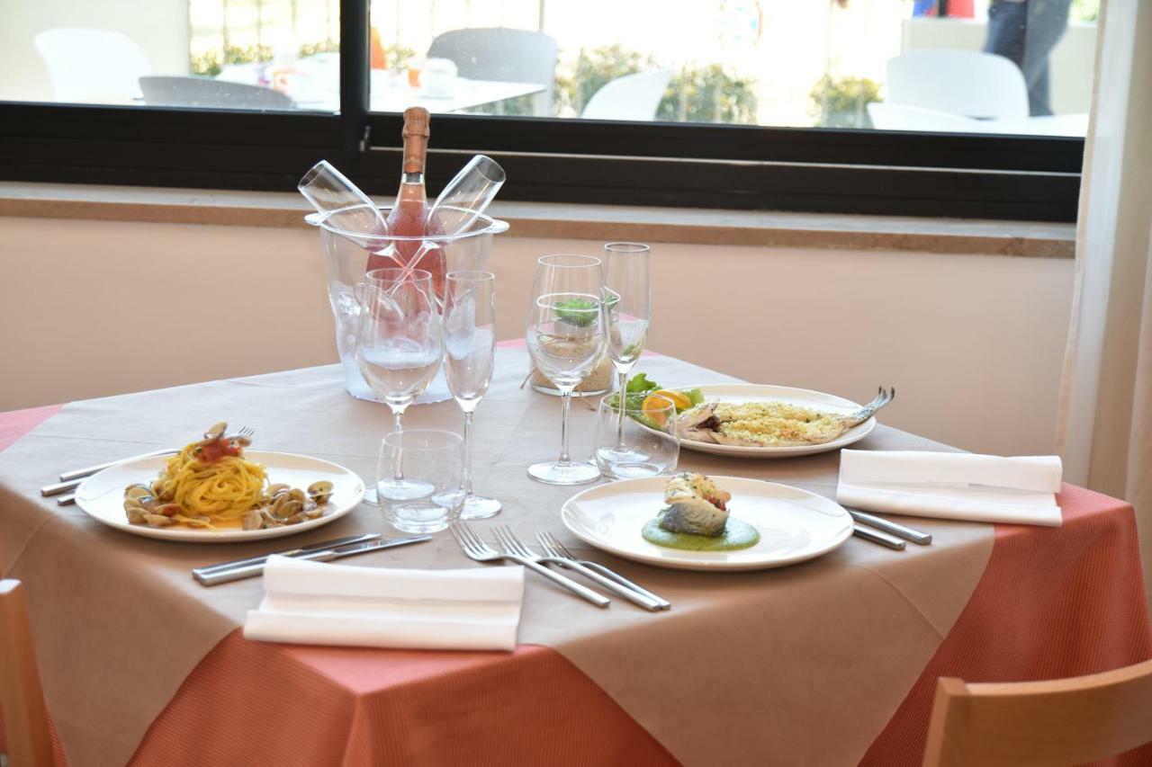 Hotel Excelsior Montesilvano Ngoại thất bức ảnh