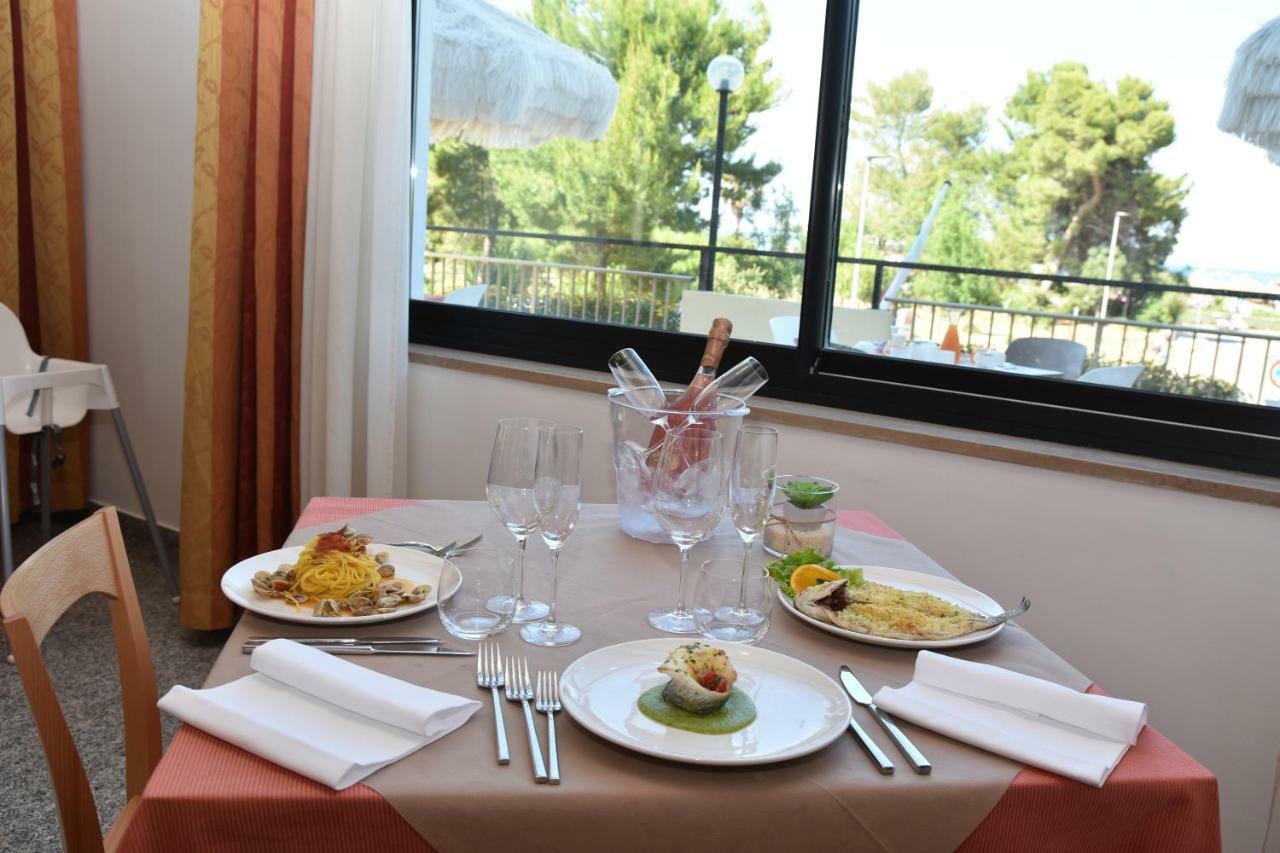 Hotel Excelsior Montesilvano Ngoại thất bức ảnh