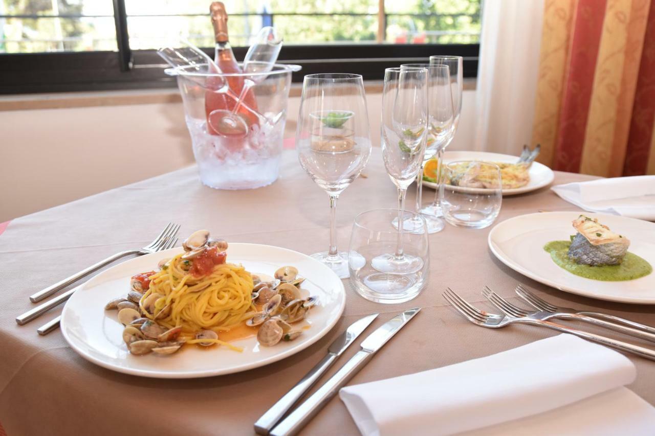 Hotel Excelsior Montesilvano Ngoại thất bức ảnh