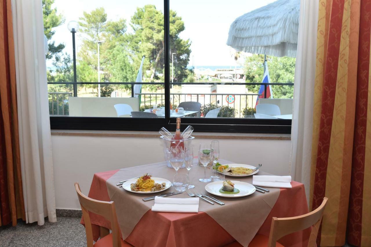 Hotel Excelsior Montesilvano Ngoại thất bức ảnh
