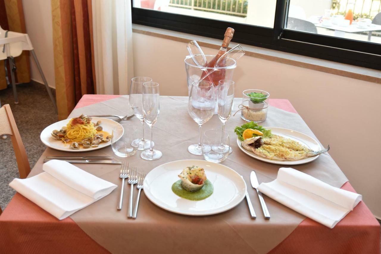 Hotel Excelsior Montesilvano Ngoại thất bức ảnh