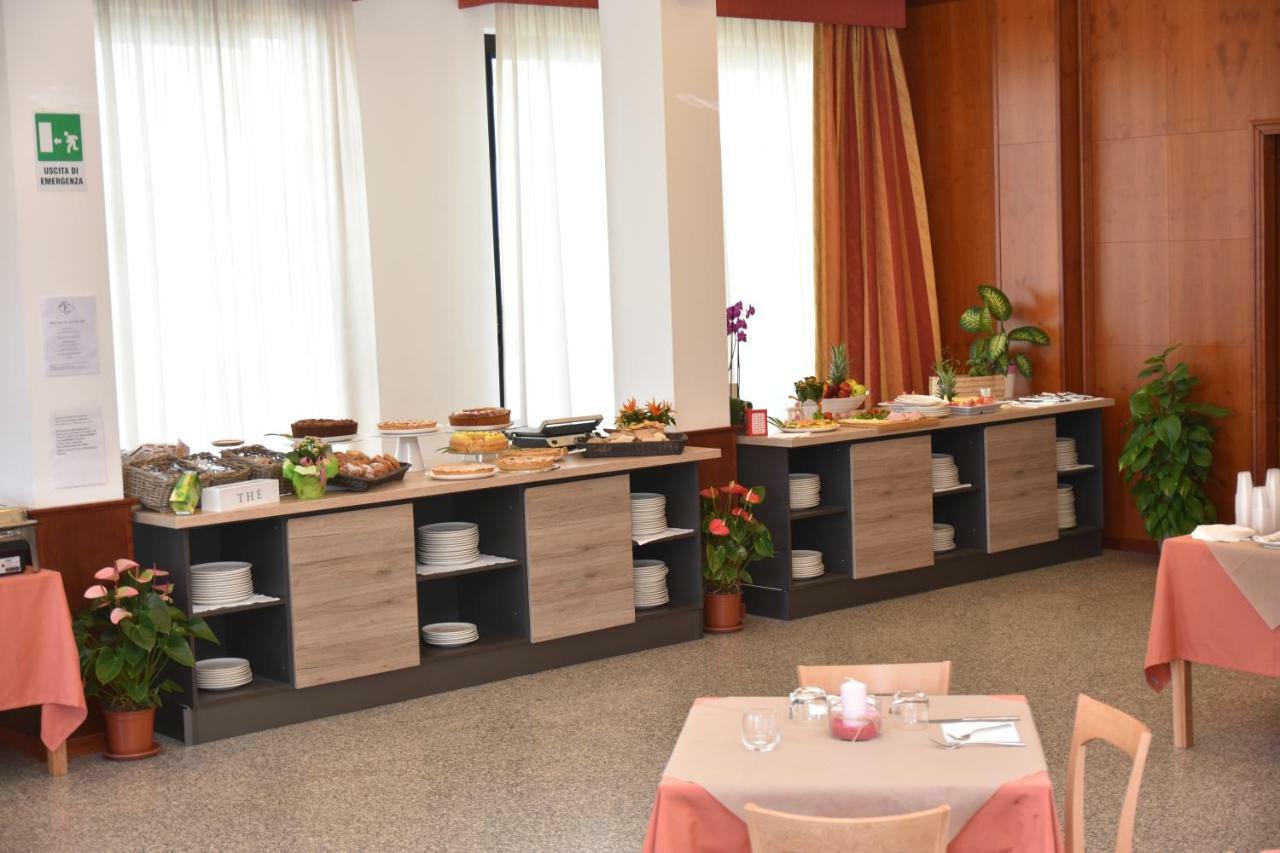 Hotel Excelsior Montesilvano Ngoại thất bức ảnh