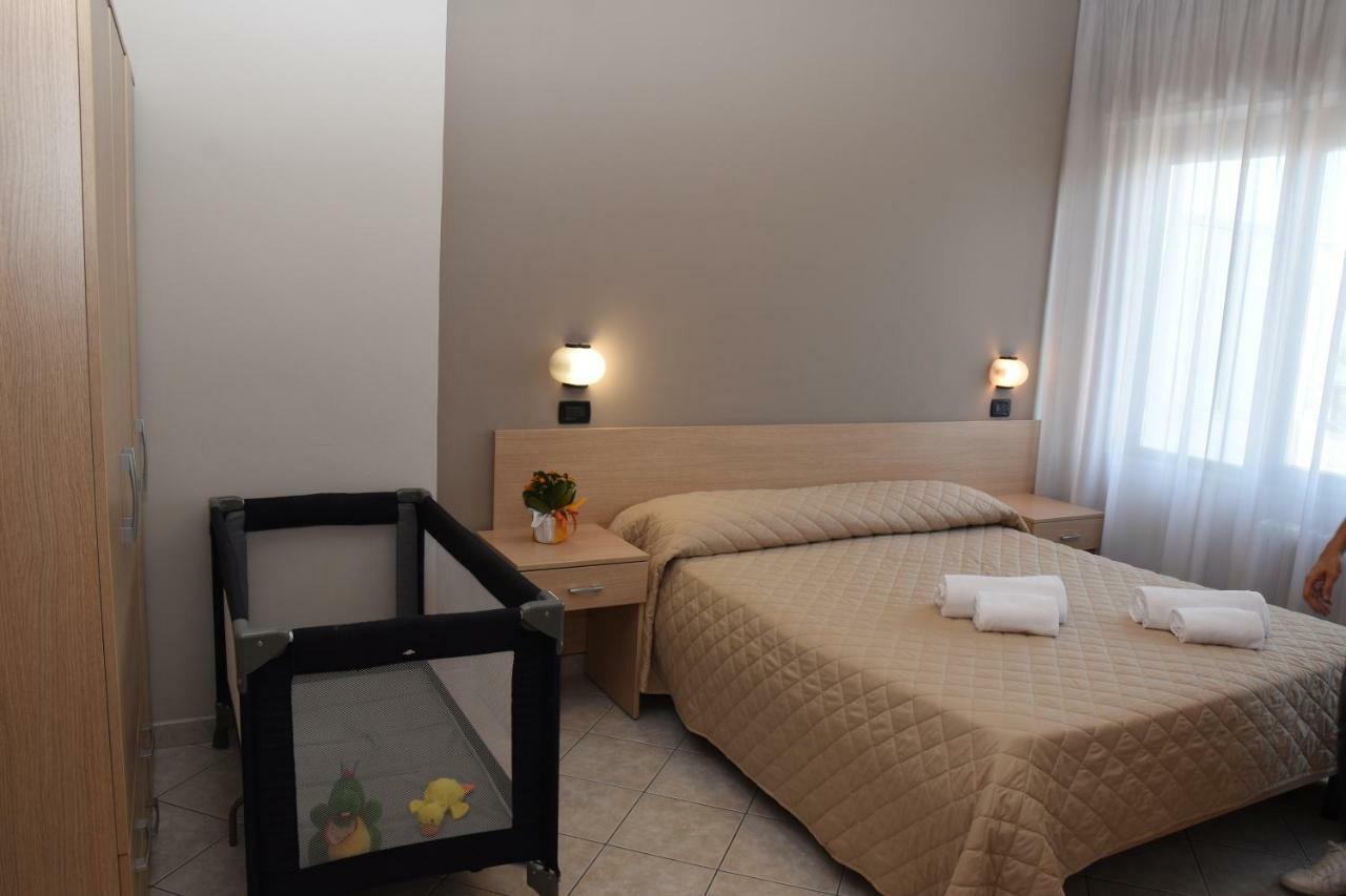 Hotel Excelsior Montesilvano Ngoại thất bức ảnh